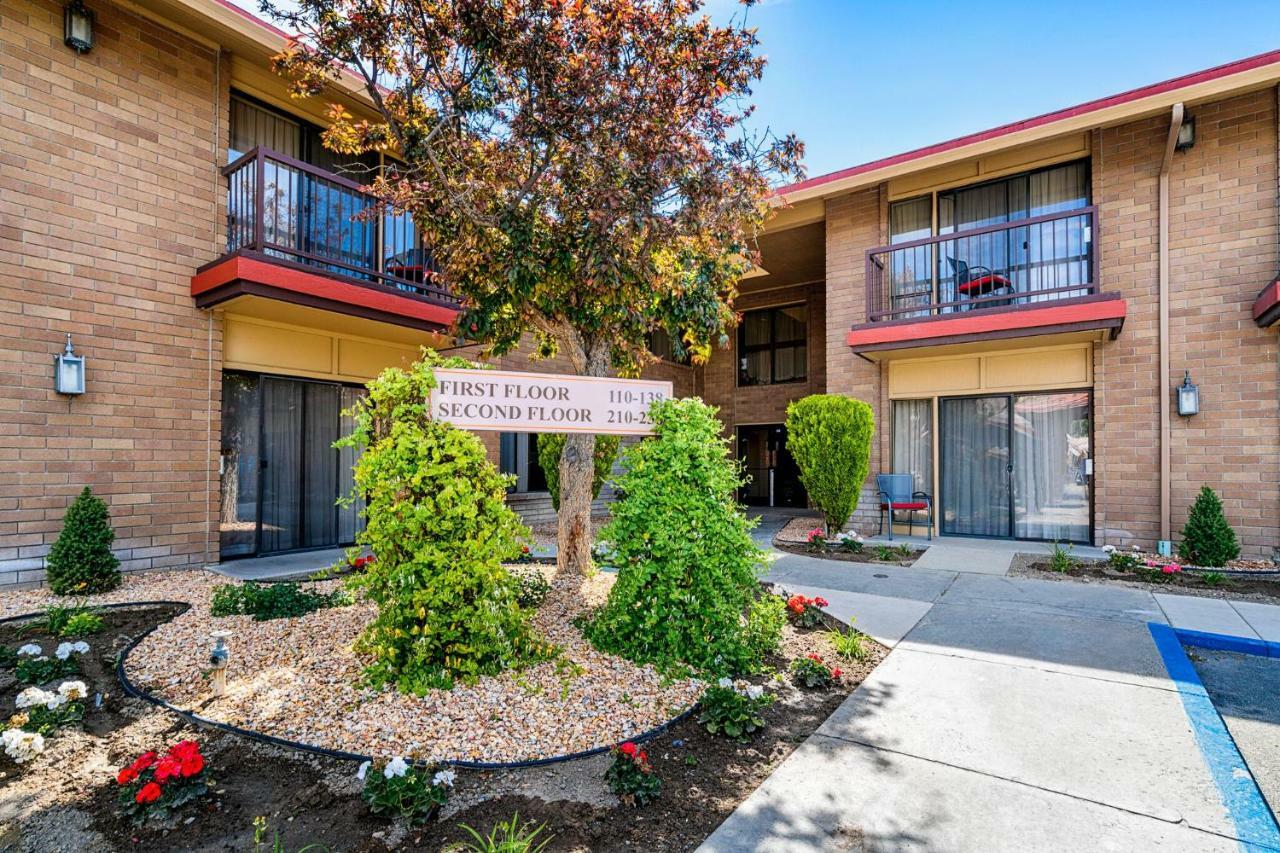 Winnemucca Inn & Casino Экстерьер фото